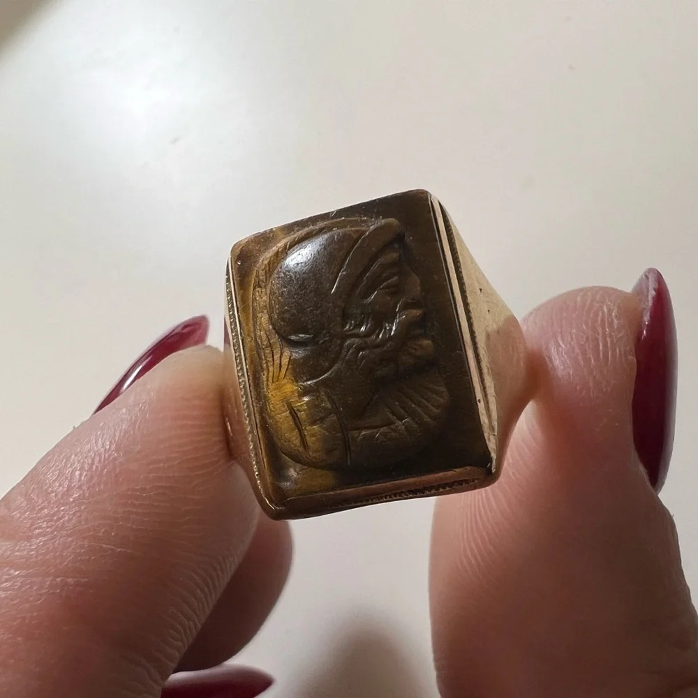 Vintage 14K Yellow Gold Tiger's Eye Roman Soldier Cameo Ring